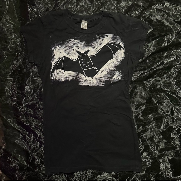 *Glow in the Dark* Cute Goth Bat T-shirt - Picture 1 of 2